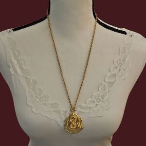Vtg JJ Jonette 1980s Egyptian Revival Goldtone Pendant Chain Necklace